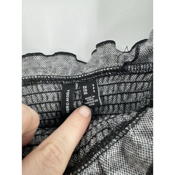 Vero Moda Vida Extra Cropped Top Women Small White Black Ruffle‎ Smocked - Picture 5 of 11